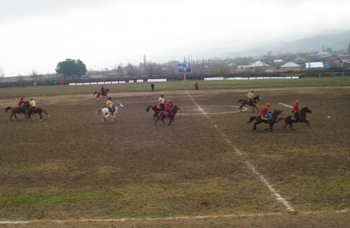 Британское издание “The Telegraph” представило репортаж о древней азербайджанской игре "Човган" (ФОТО)