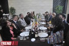 Аян Бабакишиева реализовала проект с известными деятелями культуры Азербайджана (фотосессия)