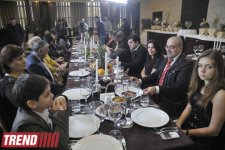 Аян Бабакишиева реализовала проект с известными деятелями культуры Азербайджана (фотосессия)