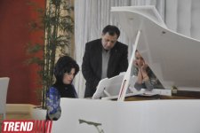 Аян Бабакишиева реализовала проект с известными деятелями культуры Азербайджана (фотосессия)