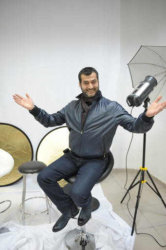 Телеведущие Фарид и Орхан Рзаевы провели новогоднюю акцию "Cheese" (фотосессия)