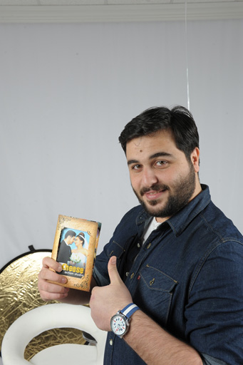 Телеведущие Фарид и Орхан Рзаевы провели новогоднюю акцию "Cheese" (фотосессия)