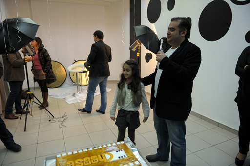 Телеведущие Фарид и Орхан Рзаевы провели новогоднюю акцию "Cheese" (фотосессия)