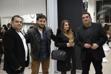 Телеведущие Фарид и Орхан Рзаевы провели новогоднюю акцию "Cheese" (фотосессия)