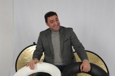 Телеведущие Фарид и Орхан Рзаевы провели новогоднюю акцию "Cheese" (фотосессия)