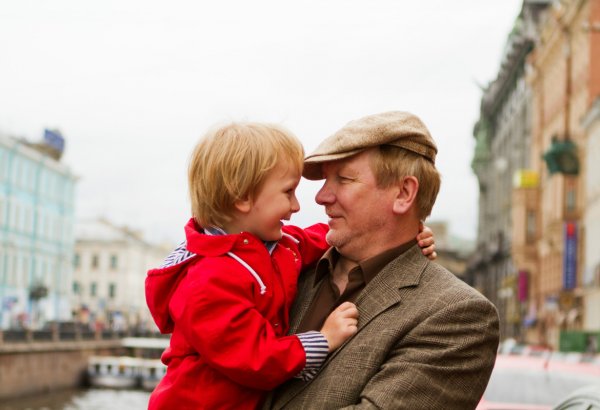 Ребенку надо дать огромный запас любви, на всю жизнь – российский актер Виктор Бычков (фото)