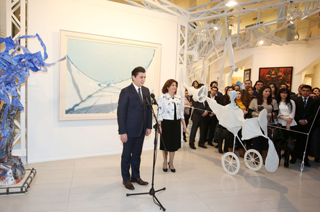 Первая леди Азербайджана приняла участие в выставке «Большие дела умелых рук» (ФОТО)