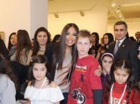 Первая леди Азербайджана приняла участие в выставке «Большие дела умелых рук» (ФОТО)