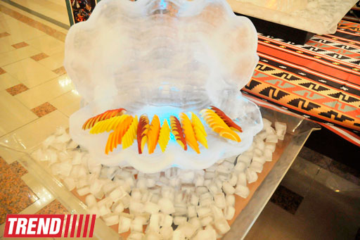 Необычные ледяные фигуры - вазы для фруктов кулинара Джейхана Нура (фотосессия)