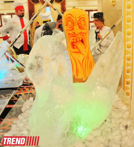 Необычные ледяные фигуры - вазы для фруктов кулинара Джейхана Нура (фотосессия)