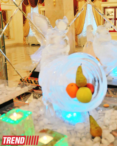 Необычные ледяные фигуры - вазы для фруктов кулинара Джейхана Нура (фотосессия)