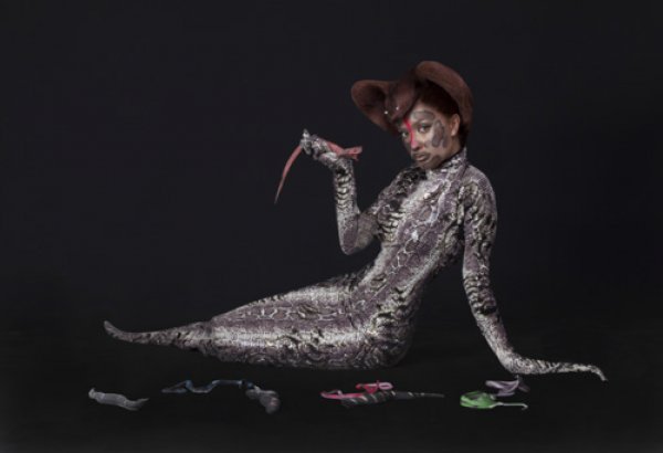 Аян Бабакишиева реализовала проект, посвященный талисману 2013 года (фотосессия)