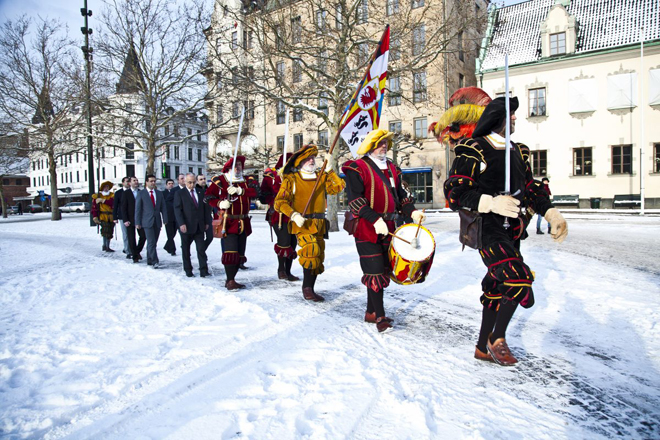 Объявлены результаты жеребьевки "Евровидения 2013" - Гаджибала Абуталыбов передал символический ключ мэру Мальмё (фото)