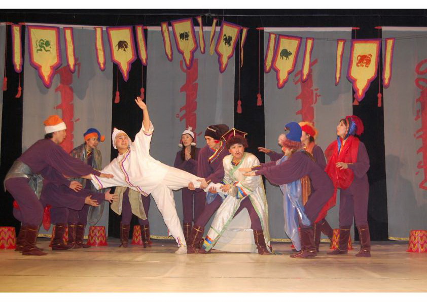 В Баку с гастролями приедет Калмыцкий национальный драматический театр (фото)