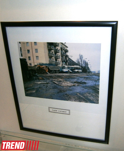 В Баку открылась выставка "Языком фотографий" - очевидцы трагедии 20 января (фото)
