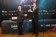 Объявлены результаты жеребьевки "Евровидения 2013" - Гаджибала Абуталыбов передал символический ключ мэру Мальмё (фото)