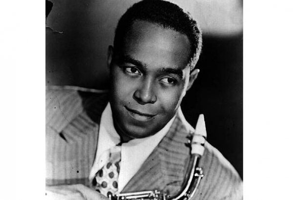 В Баку покажут фильм об американском джазовом саксофонисте Чарли Паркере