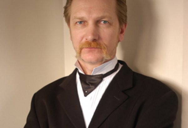 В Баку состоится сольный концерт Виктора Бычкова "Особенности национального кино"