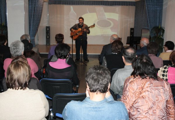 В Баку прошел вечер авторской песни (фото)