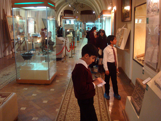 Бакинские школьники принимают участие в конкурсе "Музей истории глазами детей" (фотосессия)