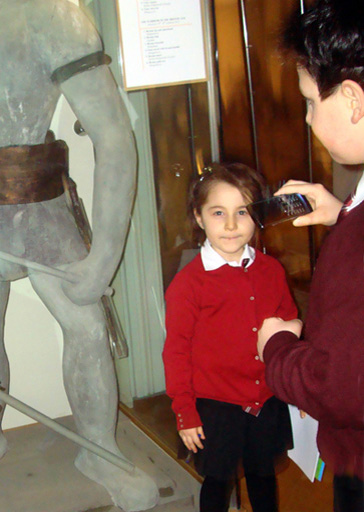 Бакинские школьники принимают участие в конкурсе "Музей истории глазами детей" (фотосессия)