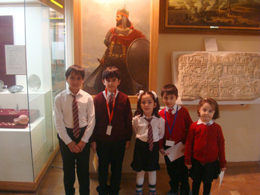 Бакинские школьники принимают участие в конкурсе "Музей истории глазами детей" (фотосессия)