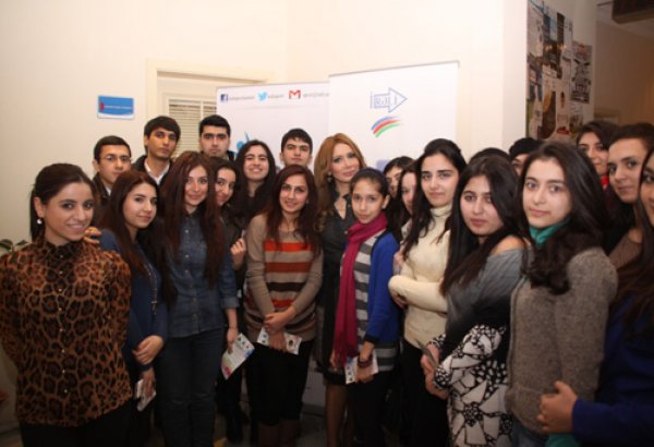 Фахрия Халафова приняла участие в проекте "Дипломатический протокол" (фотосессия)