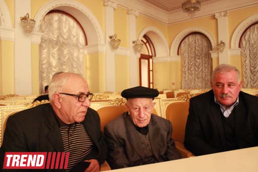 В Баку состоялся "Вечер дастана" ашугов (фотосессия)