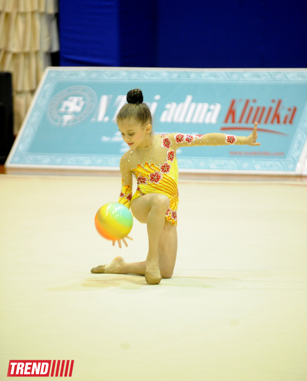 Определились первые победители ХХ первенства Баку по художественной гимнастике (ФОТО)
