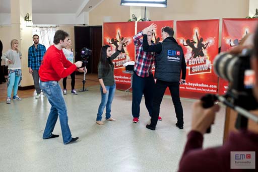 Участники телепроекта "Большая сцена" станцевали Gangnam Style (видео -фото)