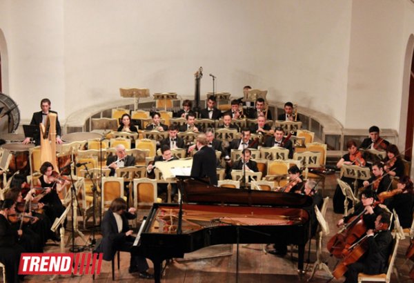 Музыканты из России и Азербайджана представили в Баку вечер классической музыки (фото)