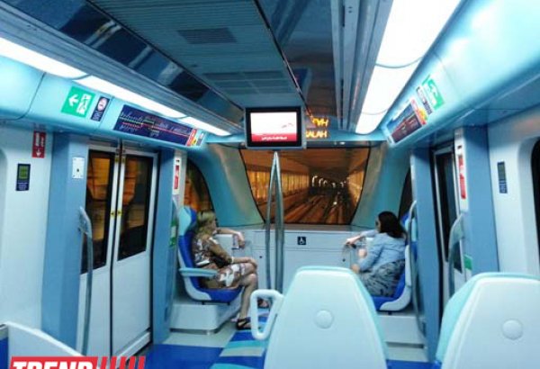 Путешествие по Дубаю: уникальное метро без машинистов и спецвагоны - глазами азербайджанца (фотосессия)