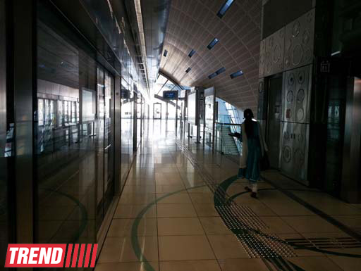 Путешествие по Дубаю: уникальное метро без машинистов и спецвагоны - глазами азербайджанца (фотосессия)