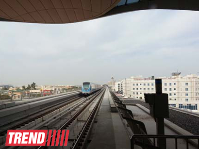 Путешествие по Дубаю: уникальное метро без машинистов и спецвагоны - глазами азербайджанца (фотосессия)