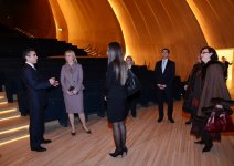 Первая леди Республики Сербия посетила Центр Гейдара Алиева (ФОТО)