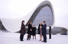 Первая леди Республики Сербия посетила Центр Гейдара Алиева (ФОТО)