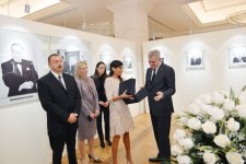 Президент Сербии и его супруга побывали в Фонде Гейдара Алиева (ФОТО)
