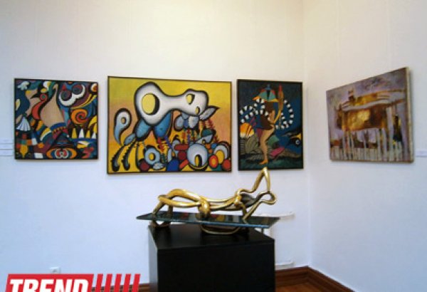 В Баку представили "Диалог красок" азербайджанских художников  (фотосессия)