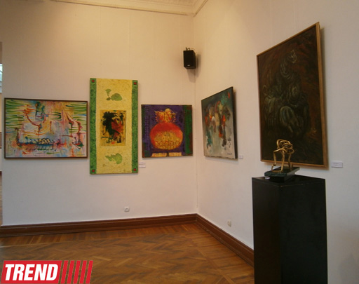 В Баку представили "Диалог красок" азербайджанских художников  (фотосессия)