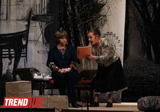 Лев Дуров и лучшие российские актеры представили в Баку спектакль "Аккомпаниатор" (фотосессия)