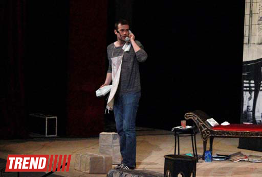 Лев Дуров и лучшие российские актеры представили в Баку спектакль "Аккомпаниатор" (фотосессия)