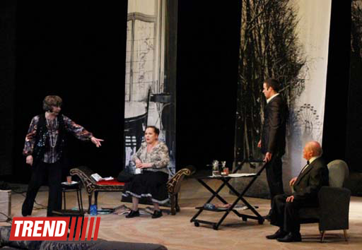 Лев Дуров и лучшие российские актеры представили в Баку спектакль "Аккомпаниатор" (фотосессия)