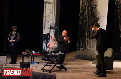 Лев Дуров и лучшие российские актеры представили в Баку спектакль "Аккомпаниатор" (фотосессия)