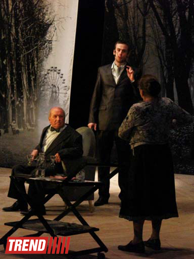 Лев Дуров и лучшие российские актеры представили в Баку спектакль "Аккомпаниатор" (фотосессия)