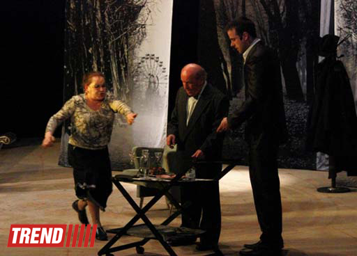 Лев Дуров и лучшие российские актеры представили в Баку спектакль "Аккомпаниатор" (фотосессия)