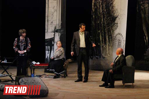 Лев Дуров и лучшие российские актеры представили в Баку спектакль "Аккомпаниатор" (фотосессия)