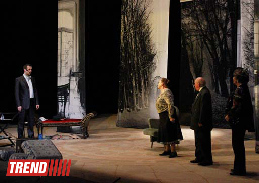 Лев Дуров и лучшие российские актеры представили в Баку спектакль "Аккомпаниатор" (фотосессия)