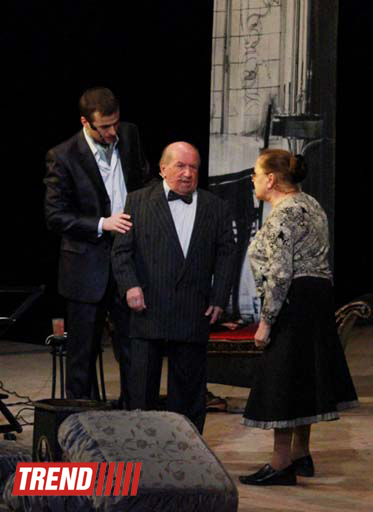 Лев Дуров и лучшие российские актеры представили в Баку спектакль "Аккомпаниатор" (фотосессия)