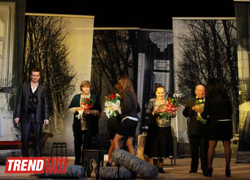 Лев Дуров и лучшие российские актеры представили в Баку спектакль "Аккомпаниатор" (фотосессия)