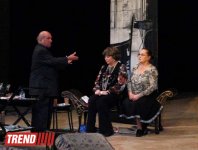 Лев Дуров и лучшие российские актеры представили в Баку спектакль "Аккомпаниатор" (фотосессия)